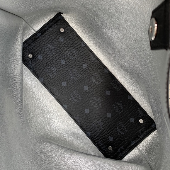 ⛔️SOLD⛔️Authentic MCM two tone Leather tote - Picture 8 of 10